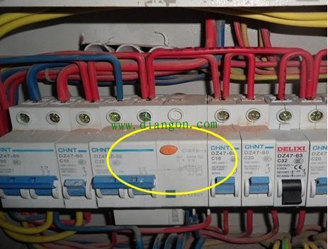 漏电断路器实验按钮作用 “每月按一次”排查异常